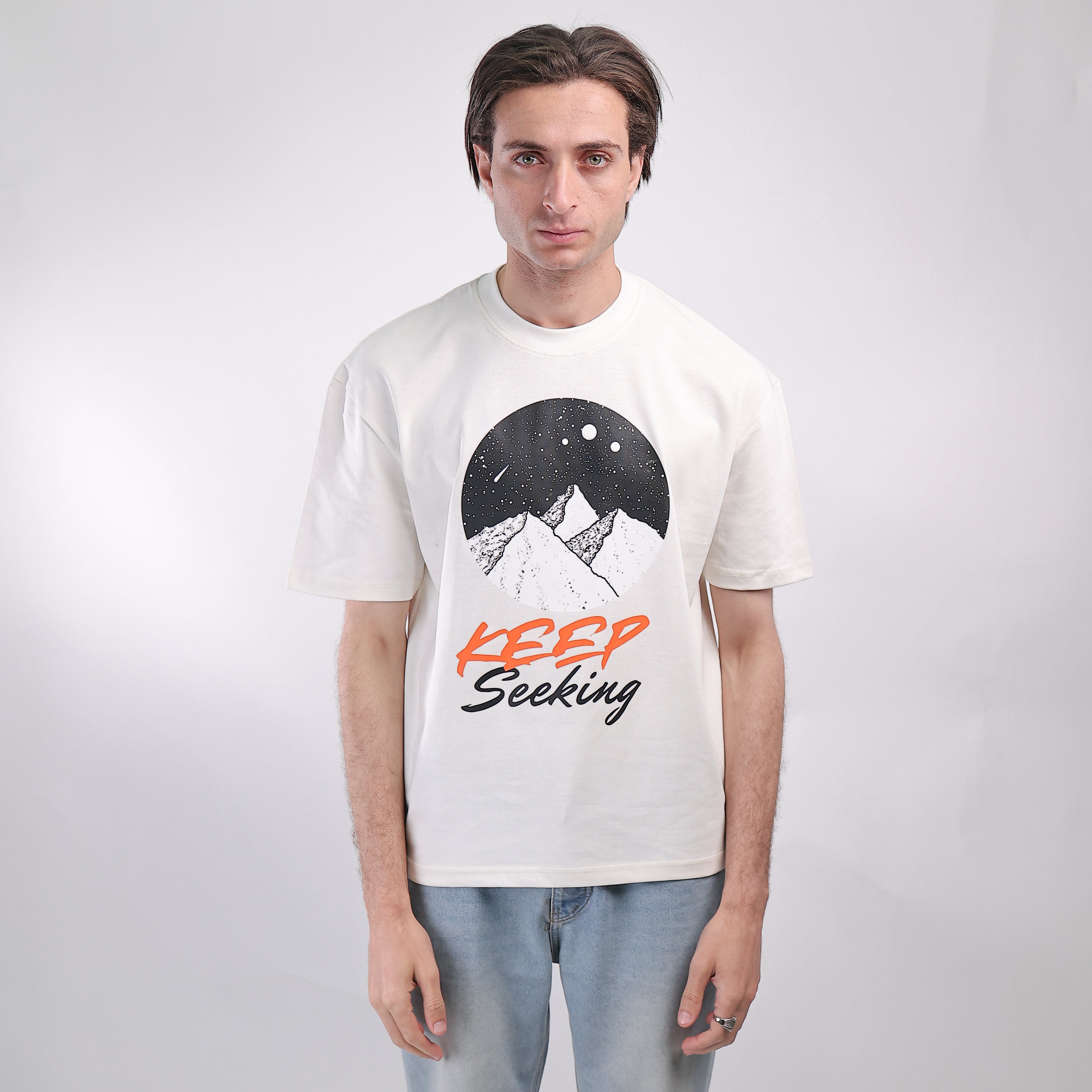 Over Size T-shirt White Keep Seeking