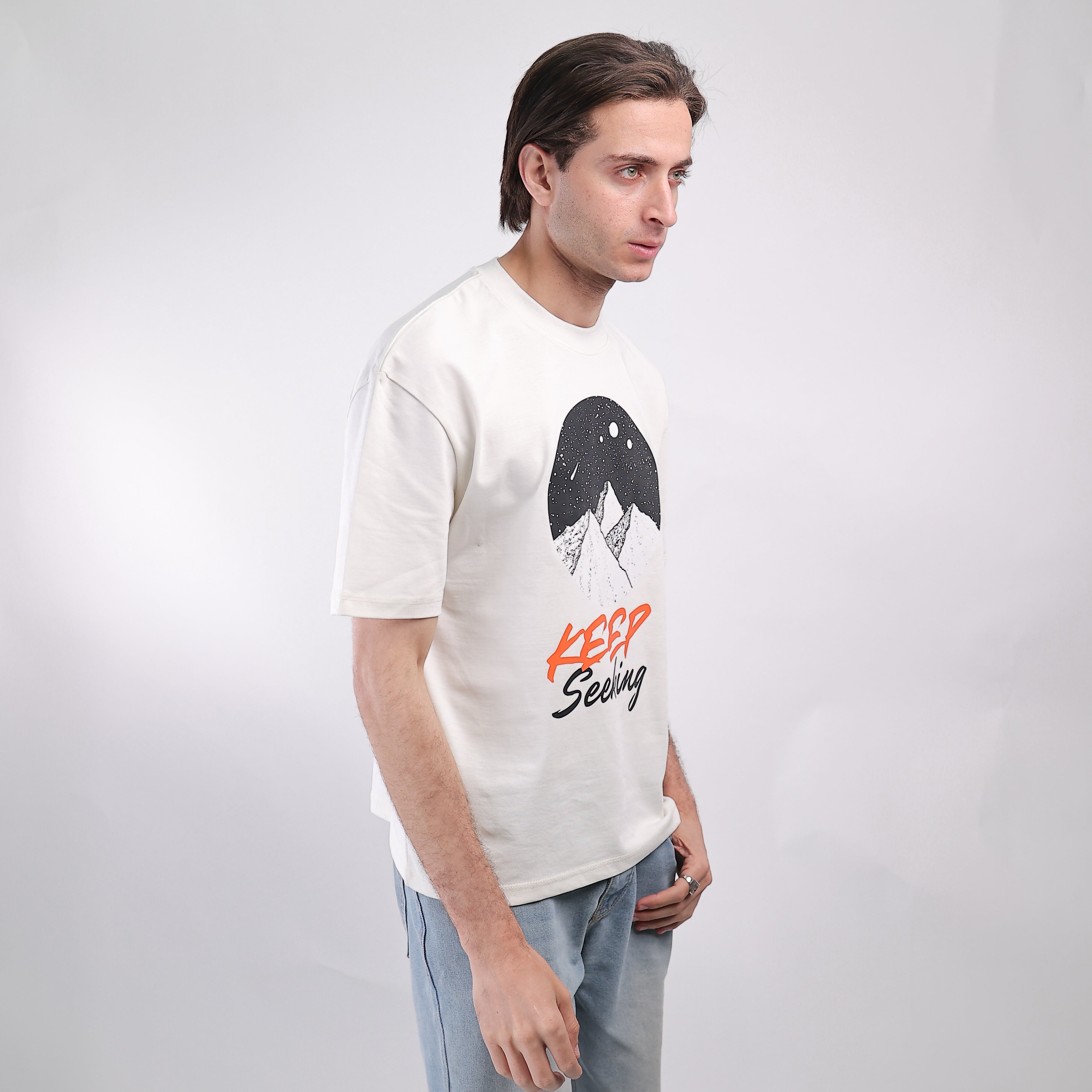 Over Size T-shirt White Keep Seeking