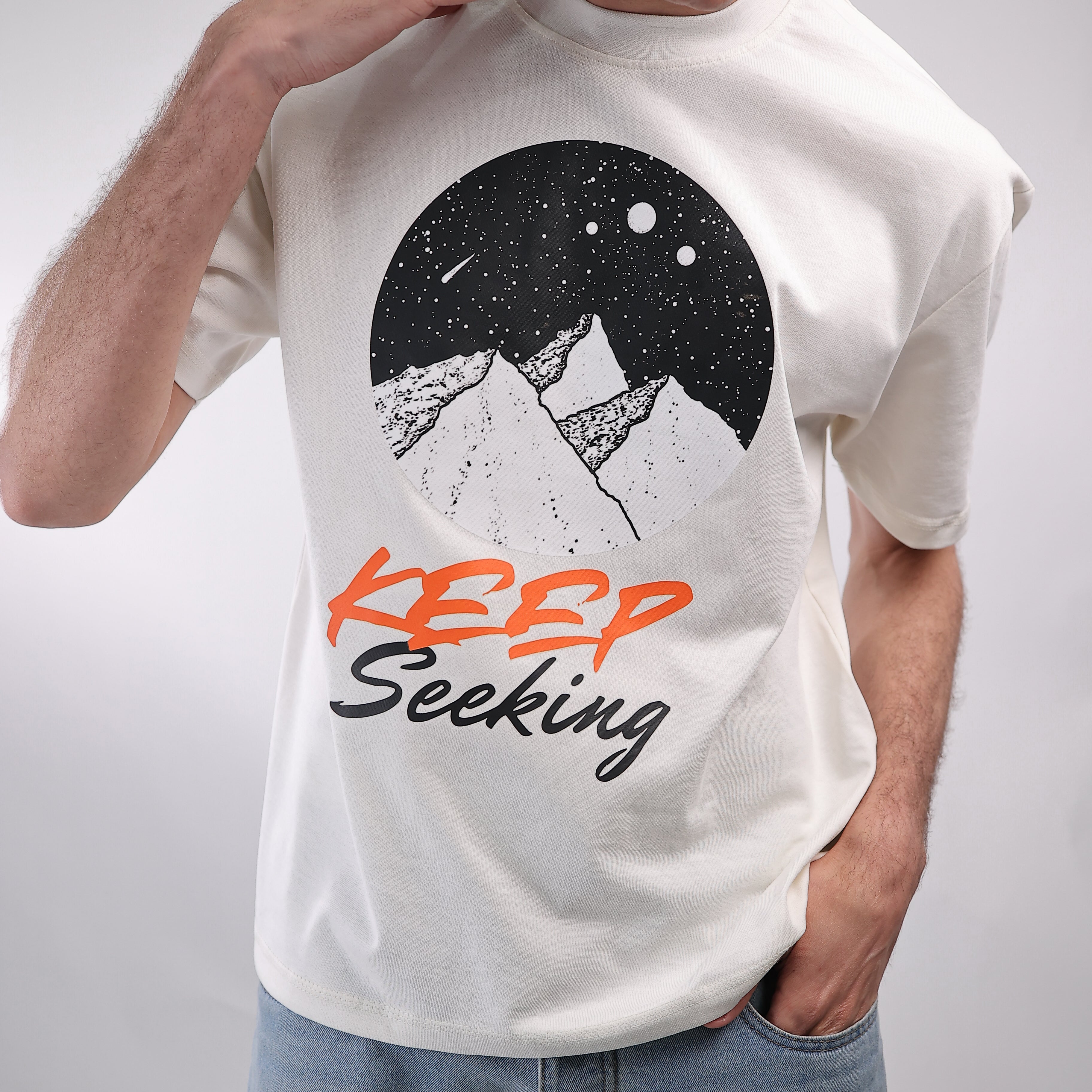 Over Size T-shirt White Keep Seeking